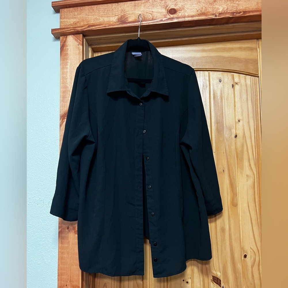 Laura Scott Black Button-Up Shirt​